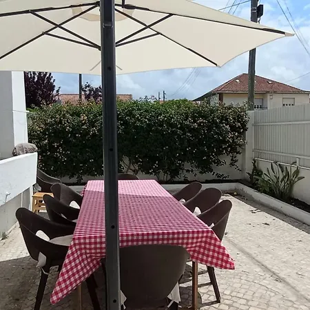 Tatil Evi Caparica-pool And Walking Distance To The *