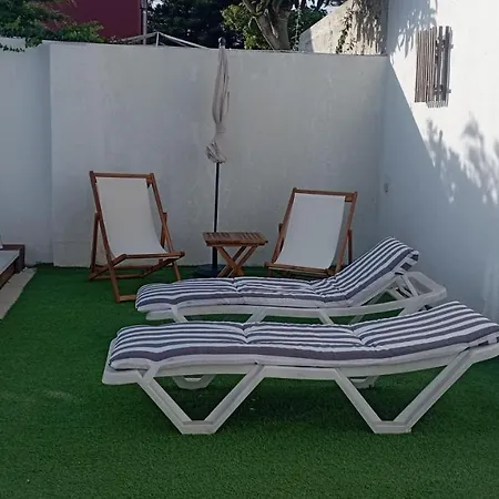 度假居 Caparica-Pool And Walking Distance To The Beach 卡帕里卡海岸