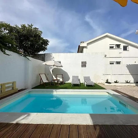 度假居 Caparica-Pool And Walking Distance To The Beach