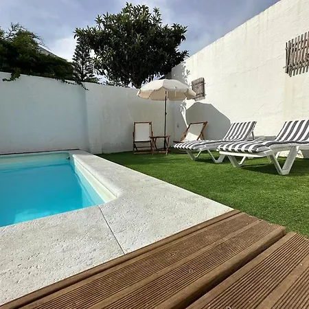 度假居 Caparica-Pool And Walking Distance To The Beach 卡帕里卡海岸