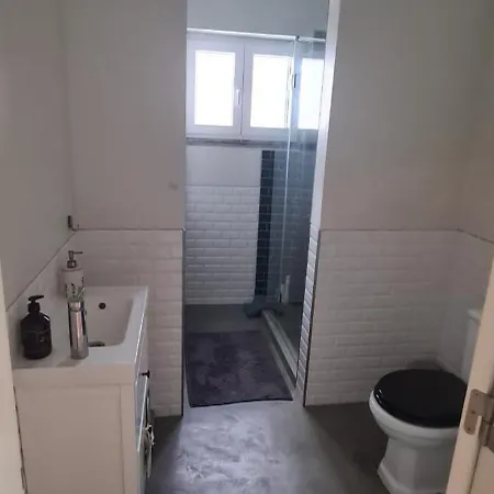度假居 Caparica-Pool And Walking Distance To The Beach *