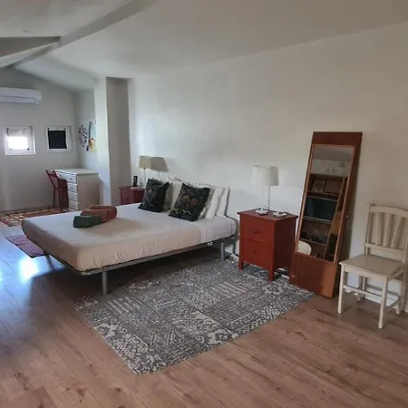 Caparica-Pool And Walking Distance To The Beach 卡帕里卡海岸
