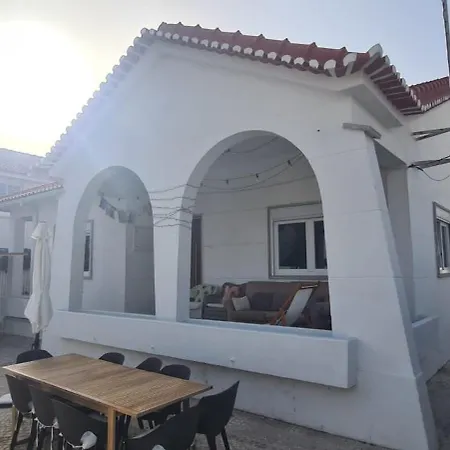 Caparica-pool And Walking Distance To The بيت للعطل كوستا دا كاباريكا