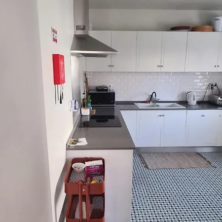 度假居 Caparica-Pool And Walking Distance To The Beach *
